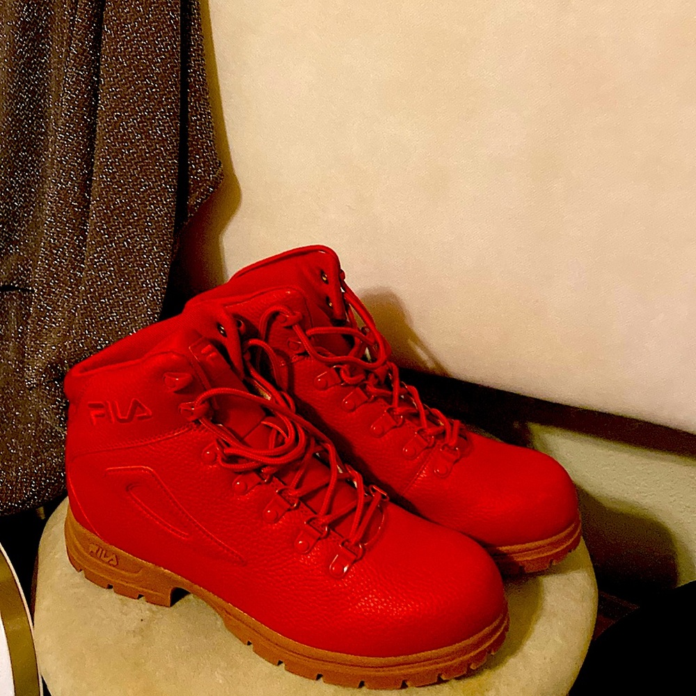 Fila 6 inch boots